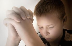 Pokojnika u Rogoznici spustili na zemlju, kada su svi očekivali popov glas, začulo se nešto jezivo: Svi su gutali suze i knedle u grlu - content image