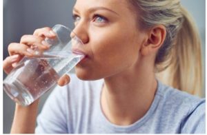 Evo kako pijenje čase vode na prazan želudac moze da djeluje na vaš organizam - content image