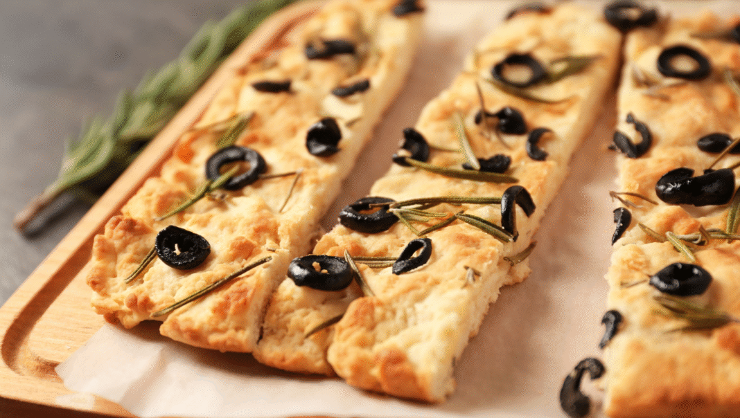 Fokača sa Maslinama i Ruzmarinom: Brzi recept za savršen italijanski doručak