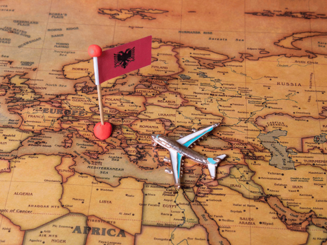 ALBANIJA ŽELI DA ZAMENI KORUMPIRANU VLADU – VEŠTAČKOM INTELIGENCIJOM