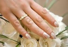 Na buvljaku je našla ovaj prsten, platila ga 12 dolara: Kad ga je odnela na procenu, sledila se u mestu