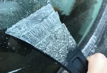 Ova 2 sastojka iz kuhinje poprskajte uveče po šoferšajbni i ujutro neće više biti zaleđena: Zlata vredan trik