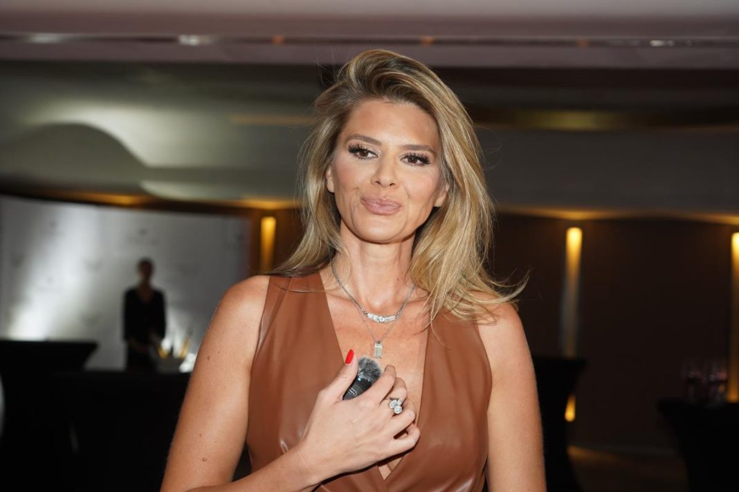 Nakon razvoda – nova ljubav! Isplivale prve fotografije Meline Džinović s bogatim biznismenom (70) - featured image