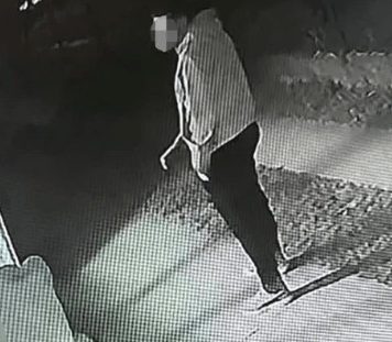 P0TRESN0! Marija iz Smedereva objavila snimak sa komšijine kamere, želi da ovo vide svi: “Nisam očekivala taj potez, pa ona je maIoljetna, s leđa je na siIu..” P0TRESN0! Marija iz Smedereva objavila snimak sa komšijine kamere, želi da ovo vide svi: “Nisam očekivala taj potez, pa ona je maIoljetna, s leđa je na siIu..” - featured image