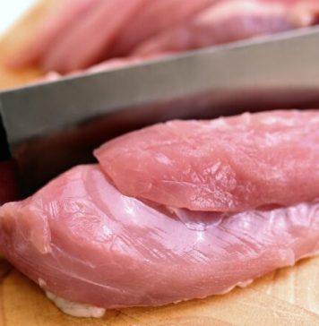 Neobičan incident u Puli: Potrošač otkrio sluz na mesu – zašto je kontrola kvaliteta ključna