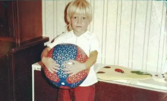 Prepoznajete li pjevačicu sa slike? Danas je jedna od najvećih zvijezda regije