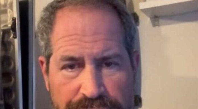 “OVO PIĆE JE TEČNA SMRT” Poznati KARDIOHIRURG upozorio šta UNIŠTAVA SRCE! Od toga skače HOLESTEROL, preti I SRČANI! “OVO PIĆE JE TEČNA SMRT” Poznati KARDIOHIRURG upozorio šta UNIŠTAVA SRCE! Od toga skače HOLESTEROL, preti I SRČANI! - featured image