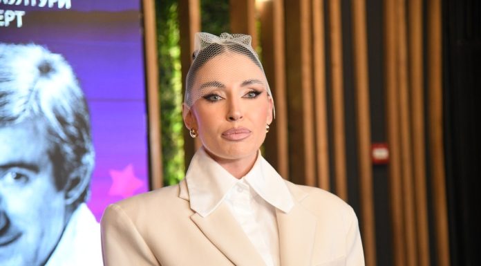 “SINE, OTARASI SE BUDALE, FUJ!” Majka Katarine Živković razvezala jezik o ćerkinim ljubavnim krahovima, a evo šta pevačica kaže o svom nasledniku i Milici Todorović! "SINE, OTARASI SE BUDALE, FUJ!" Majka Katarine Živković razvezala jezik o ćerkinim ljubavnim krahovima, a evo šta pevačica kaže o svom nasledniku i Milici Todorović! - featured image