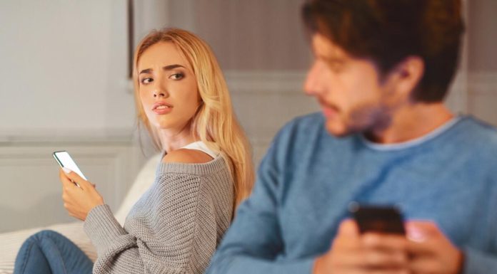 Kako za 30 sekundi otkriti da li vas partner vara? Detektiv podelio najbrži način da proverite sumnjate li s razlogom Kako za 30 sekundi otkriti da li vas partner vara? Detektiv podelio najbrži način da proverite sumnjate li s razlogom - featured image