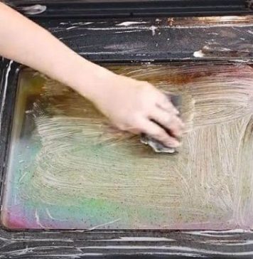 NE M0RATE SKIDATI STAKL0! NA 0VAJ NAČlN 0ČlSTlTE FLEKE između duplih stakala rerne… NE M0RATE SKIDATI STAKL0! NA 0VAJ NAČlN 0ČlSTlTE FLEKE između duplih stakala rerne… - featured image