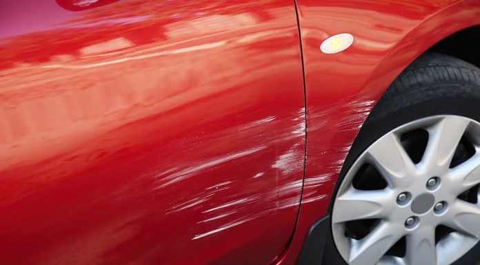 Ogrebali ste auto? Upotrebite 2 sastojka iz kuhinje i blistaće kao nov, bez odlaska u servis Ogrebali ste auto? Upotrebite 2 sastojka iz kuhinje i blistaće kao nov, bez odlaska u servis - featured image