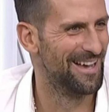 NOVAK ĐOKOVIĆ BEZ OVE VOĆKE NE IZLAZI IZ KUĆE: Savršena je za crijeva i kosti, a naš teniser je jede svaki dan NOVAK ĐOKOVIĆ BEZ OVE VOĆKE NE IZLAZI IZ KUĆE: Savršena je za crijeva i kosti, a naš teniser je jede svaki dan - featured image