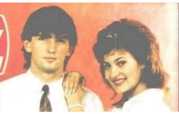 Ceca je imala vezu s njim prije 30 godina, a evo kako on izgleda danas: Morate upoznati i njegovu ženu! (Foto) - featured image Ceca je imala vezu s njim prije 30 godina, a evo kako on izgleda danas: Morate upoznati i njegovu ženu! (Foto) - featured image