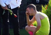 Na sahranu najboljeg prijatelja došao u zelenoj haljini: Na mrežama ga razapeli, a zbog njegovog razloga će vam zastati knedla u grlu Na sahranu najboljeg prijatelja došao u zelenoj haljini: Na mrežama ga razapeli, a zbog njegovog razloga će vam zastati knedla u grlu - featured image