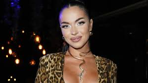 (FOTO) “Malo je reći da sam šokirana” Porodica Teodore Džehverović ŽIVI U DUBAIJU, pjevačica se oglasila prvi put nakon haosa u UAE