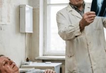 Skoro pet godina žena se budila s jakim bolovima u stomaku, ali joj je muž zabranjivao da ide ljekaru: „Ništa ne umišljaj, samo pij tablete“. Skoro pet godina žena se budila s jakim bolovima u stomaku, ali joj je muž zabranjivao da ide ljekaru: „Ništa ne umišljaj, samo pij tablete“. - featured image