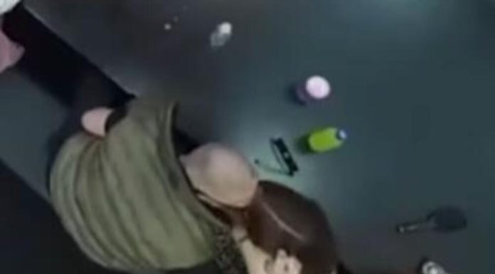 ZBOG OVOG JEZIVOG SNIMKA POLICIJA STIŽE U ŠIMANOVCE? Procurio u javnost, ljudi ZGROŽENI onim što vide ZBOG OVOG JEZIVOG SNIMKA POLICIJA STIŽE U ŠIMANOVCE? Procurio u javnost, ljudi ZGROŽENI onim što vide - featured image