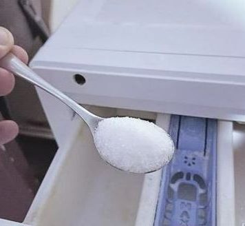 Svakom pranju dodam 3 kašike: Svi misle da uvijek imam novu odjeću! Svakom pranju dodam 3 kašike: Svi misle da uvijek imam novu odjeću! - featured image