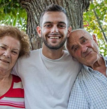 “Javno se odričemo našeg sina, on, zajedno sa snajkom, za nas više jednostavno ne postoji”: Roditelji se odrekli sina preko novina a njegova reakcija šokira “Javno se odričemo našeg sina, on, zajedno sa snajkom, za nas više jednostavno ne postoji”: Roditelji se odrekli sina preko novina a njegova reakcija šokira - featured image