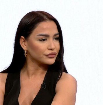 DA SE NAJEŽIŠ! OVAKO IZGLEDA AUTO ALEKSANDRE MLADENOVIĆ NAKON UDESA: Cela strana vozila zgužvana, autobus ostao bez šoferšajbne DA SE NAJEŽIŠ! OVAKO IZGLEDA AUTO ALEKSANDRE MLADENOVIĆ NAKON UDESA: Cela strana vozila zgužvana, autobus ostao bez šoferšajbne - featured image