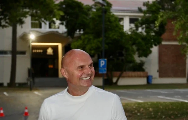 “NIJE IMAO ŠTA DA JEDE, BIO JE ŠVORC” Kompozitor otkrio kom pevaču je Goran Bregović dao otkaz: “Skupio sam bend za dva dana da ga spasim”