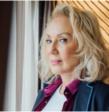 “JA SAM BRENINA KĆERKA” Pjevačica je ovu ženu godinama krila od javnosti, otkrivena istina o njihovom odnosu! “JA SAM BRENINA KĆERKA” Pjevačica je ovu ženu godinama krila od javnosti, otkrivena istina o njihovom odnosu! - featured image