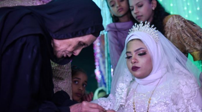 “Imala sam SAMO 18 kad su me udali za 20 godina starijeg rođaka: Kad sam mu ušla u kuću, tresla sam se, a prve bračne noći usledio je moj pakao” “Imala sam SAMO 18 kad su me udali za 20 godina starijeg rođaka: Kad sam mu ušla u kuću, tresla sam se, a prve bračne noći usledio je moj pakao” - featured image