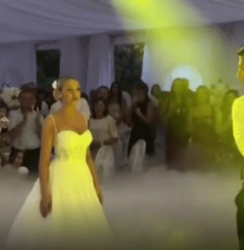 POČEO PRVI PLES, A MUZIKA STALA, MLADOŽENJA OSTAVIO MLADU: Gosti u neverici skočili sa stolica, ovo niko nije očekivao! (VIDEO) POČEO PRVI PLES, A MUZIKA STALA, MLADOŽENJA OSTAVIO MLADU: Gosti u neverici skočili sa stolica, ovo niko nije očekivao! (VIDEO) - featured image