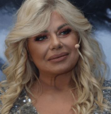 Bila je najveća zvezda devedesetih, a završila je OVAKO: Pogledajte gde živi Zorana Pavić, kuhinja u kojoj sprema hranu sve govori (FOTO) Bila je najveća zvezda devedesetih, a završila je OVAKO: Pogledajte gde živi Zorana Pavić, kuhinja u kojoj sprema hranu sve govori (FOTO) - featured image