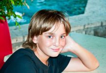 Saša je sa 11 godina nestao na putu do treninga: 22 godine kasnije majka je pronašla opremu i poruku “Mama, ako nađeš ovo znaj…” Saša je sa 11 godina nestao na putu do treninga: 22 godine kasnije majka je pronašla opremu i poruku “Mama, ako nađeš ovo znaj…” - featured image