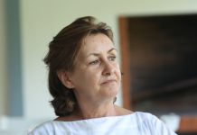 10 kućnih navika koje čine da žena izgleda staro i zapušteno: Dodaju joj godine u trenu 10 kućnih navika koje čine da žena izgleda staro i zapušteno: Dodaju joj godine u trenu - featured image