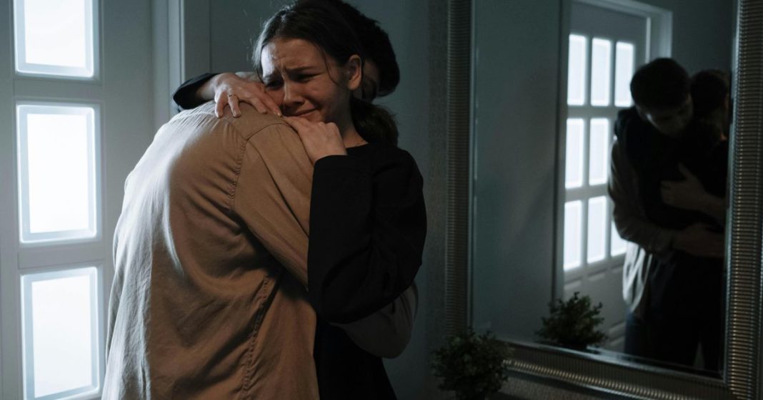 U toku noći sam čuo ženu kako doziva šefa u snu: Ono što je rekla kad sam je probudio promenilo nam je brak - featured image