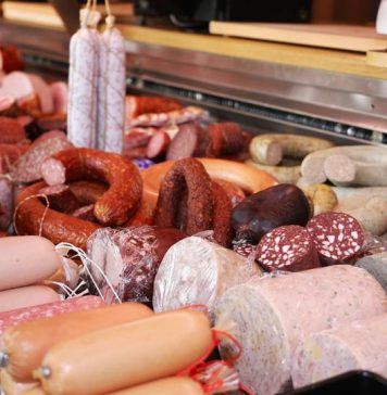 Uništava creva i izaziva upale: Mnogi od nas jedu na kilograme ovog mesa svake godine