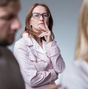 5 STVARI KOJE NI JEDNA SVEKRVA NE OPRAŠTA SVOJ SNAHI: Poslednja im je najveći TRN U OKU, tu je NE DIRAJTE 5 STVARI KOJE NI JEDNA SVEKRVA NE OPRAŠTA SVOJ SNAHI: Poslednja im je najveći TRN U OKU, tu je NE DIRAJTE - featured image