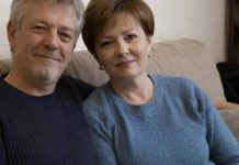 Upoznala sam muškarca od 59 godina i dopustila mu da se useli kod mene — ali kada je moj sin zamolio da ostane nekoliko dana, on se tome usprotivio. Upoznala sam muškarca od 59 godina i dopustila mu da se useli kod mene — ali kada je moj sin zamolio da ostane nekoliko dana, on se tome usprotivio. - featured image