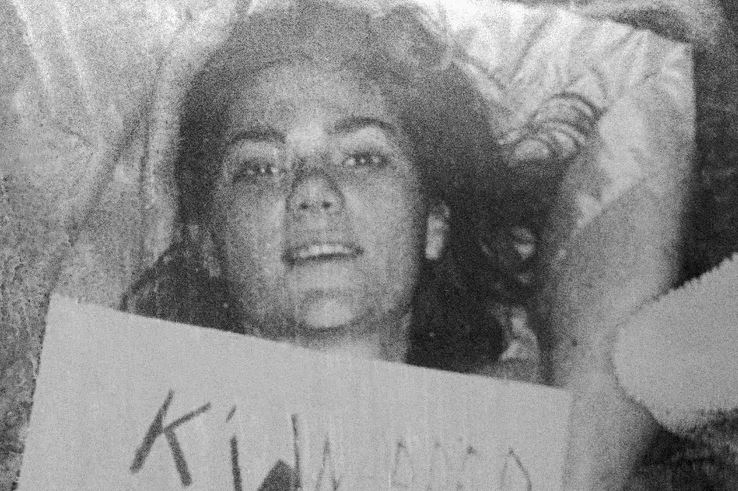 Barbara je provela 3 noći živa sahranjena u mrtvačkom sanduku: Evo kako se spasla i sačuvala zdrav razum tokom 72 sata pakla - featured image Barbara je provela 3 noći živa sahranjena u mrtvačkom sanduku: Evo kako se spasla i sačuvala zdrav razum tokom 72 sata pakla - featured image