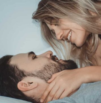 Ovo je najveća muška slabost u krevetu – žena koja to zna ima moć nad njim Ovo je najveća muška slabost u krevetu – žena koja to zna ima moć nad njim - featured image