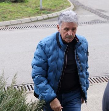 “DOKTOR MI JE REKAO DA IMAM JOŠ TRI GODINE ŽIVOTA” Bosanac prvi put progovorio o teškoj borbi, u sve bio umešan i Saša Popović: Sad je vrlo ozbiljna stvar… “DOKTOR MI JE REKAO DA IMAM JOŠ TRI GODINE ŽIVOTA” Bosanac prvi put progovorio o teškoj borbi, u sve bio umešan i Saša Popović: Sad je vrlo ozbiljna stvar… - featured image
