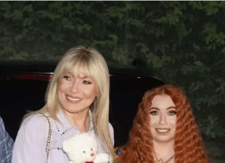 NAPOKON SUZE RADOSNICE…!!!Suzana Jovanović postaje baka! Slavlje u vili Popović, pevačica se oglasila!!! NAPOKON SUZE RADOSNICE…!!!Suzana Jovanović postaje baka! Slavlje u vili Popović, pevačica se oglasila!!! - featured image