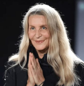 Verica Rakočević pokazala lice u osmoj deceniji: Svakog jutra ustaje u 6h, KUNE SE da je ovo biljka zbog koje nema bore Verica Rakočević pokazala lice u osmoj deceniji: Svakog jutra ustaje u 6h, KUNE SE da je ovo biljka zbog koje nema bore - featured image