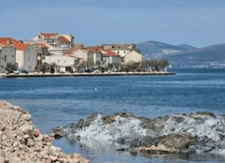 Zastrašujuće otkriće u Hrvatskoj. Na popularnoj plaži izronilo “čudovište” Zastrašujuće otkriće u Hrvatskoj. Na popularnoj plaži izronilo “čudovište” - featured image