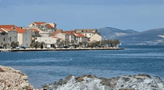 Zastrašujuće otkriće u Hrvatskoj. Na popularnoj plaži izronilo “čudovište” Zastrašujuće otkriće u Hrvatskoj. Na popularnoj plaži izronilo “čudovište” - featured image