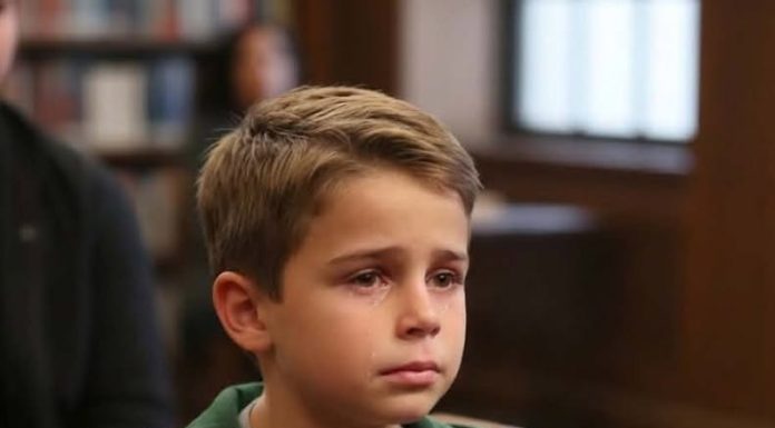 Moj muž pokušao mi je oduzeti sve… sve dok moj 10-godišnji sin nije ustao na sudu i rekao: „Časni sude, znam tajnu svoga oca“ Moj muž pokušao mi je oduzeti sve… sve dok moj 10-godišnji sin nije ustao na sudu i rekao: „Časni sude, znam tajnu svoga oca“ - featured image