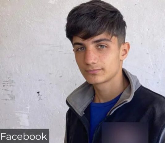 Dječak (15) umro zbog bolesne šale drugova: Eksplodirala su mu crijeva, nije mu bilo spasa Dječak (15) umro zbog bolesne šale drugova: Eksplodirala su mu crijeva, nije mu bilo spasa - featured image