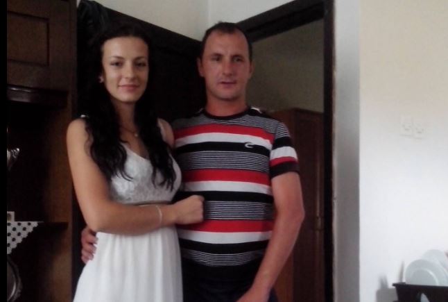 Ermina iz Bosne žena ostavila zbog zeta: Svojim očima gledao plan skovan preko Fejsbuka, ostavila mu sramnu poruku i uzela dečiji dodatak - featured image Ermina iz Bosne žena ostavila zbog zeta: Svojim očima gledao plan skovan preko Fejsbuka, ostavila mu sramnu poruku i uzela dečiji dodatak - featured image