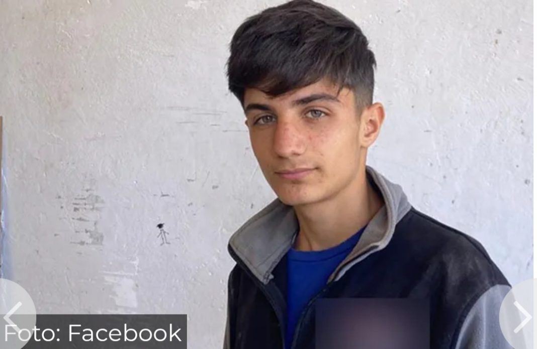 Dječak (15) umro zbog bolesne šale drugova: Eksplodirala su mu crijeva, nije mu bilo spasa - featured image Dječak (15) umro zbog bolesne šale drugova: Eksplodirala su mu crijeva, nije mu bilo spasa - featured image