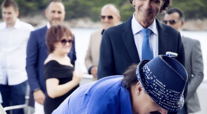 ESTRADA U ŠOKU! Haris Džinović stao na ludi kamen, a niko nije očekivao da će baš poznata političarka stati uz njega pred matičarem!” ESTRADA U ŠOKU! Haris Džinović stao na ludi kamen, a niko nije očekivao da će baš poznata političarka stati uz njega pred matičarem!” - featured image