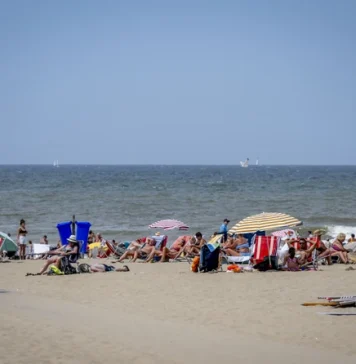 Srbi se zacenjuju od smeha zbog onoga što je ova žena OBULA NA PLAŽI: Kada je izašla iz plićaka, usledio je apsolutni ŠOK SEZONE – “Gospođa se ne postaje, gospođa se rađa”