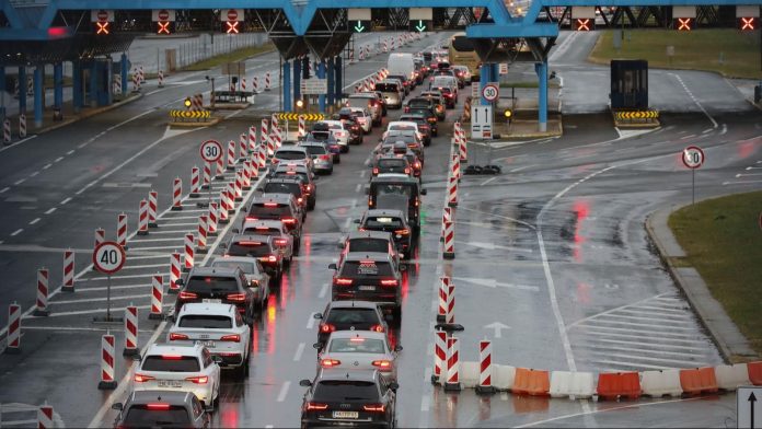 AKO PLANIRATE ODMOR, OVO MORATE ZNATI! Od jula nova pravila na granicama mijenjaju način putovanja - featured image AKO PLANIRATE ODMOR, OVO MORATE ZNATI! Od jula nova pravila na granicama mijenjaju način putovanja - featured image