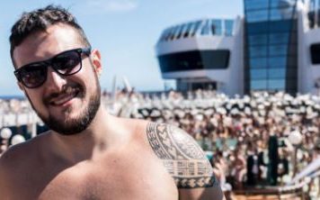Bio sam na nudističkom kruzeru i doživeo skandal veka: U restoranu su ljudi jeli goli, a onda mi je prišla devojka i pitala… Bio sam na nudističkom kruzeru i doživeo skandal veka: U restoranu su ljudi jeli goli, a onda mi je prišla devojka i pitala… - featured image